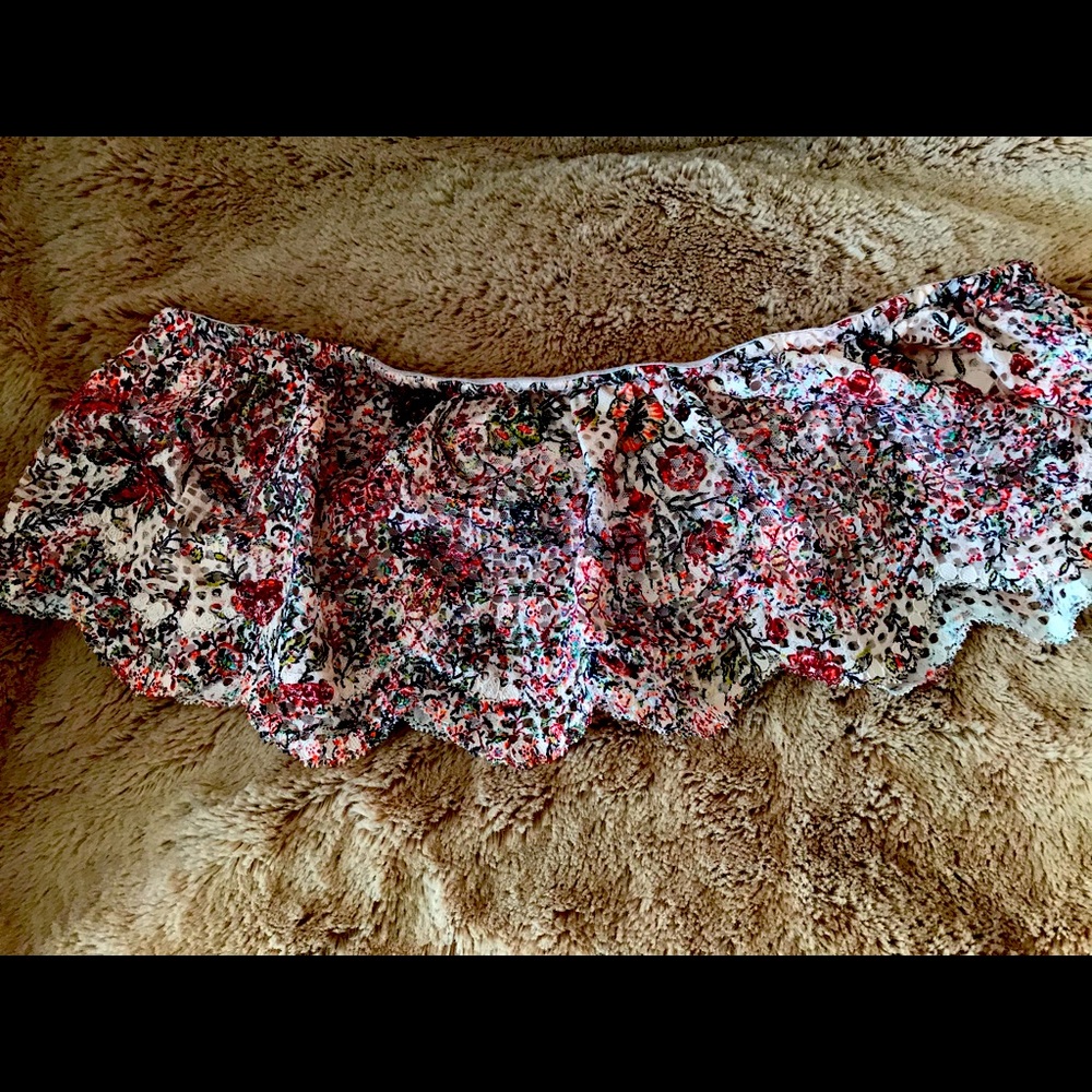 VICTORIA’S SECRET BRALETTE SIZE LARGE